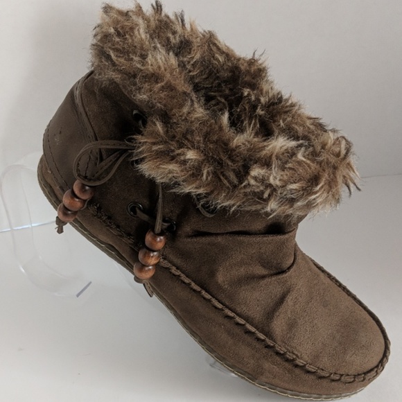 moccasin booties with fur
